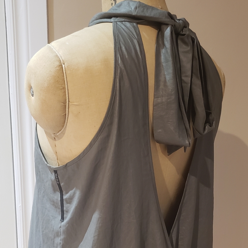 Open back halter top - Picture 2 of 5